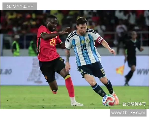 梅西挺身而出对抗肘击事件教育阿根廷老乡维护比赛公正 梅西挺身而出对抗肘击事件教育阿根廷老乡维护比赛公正